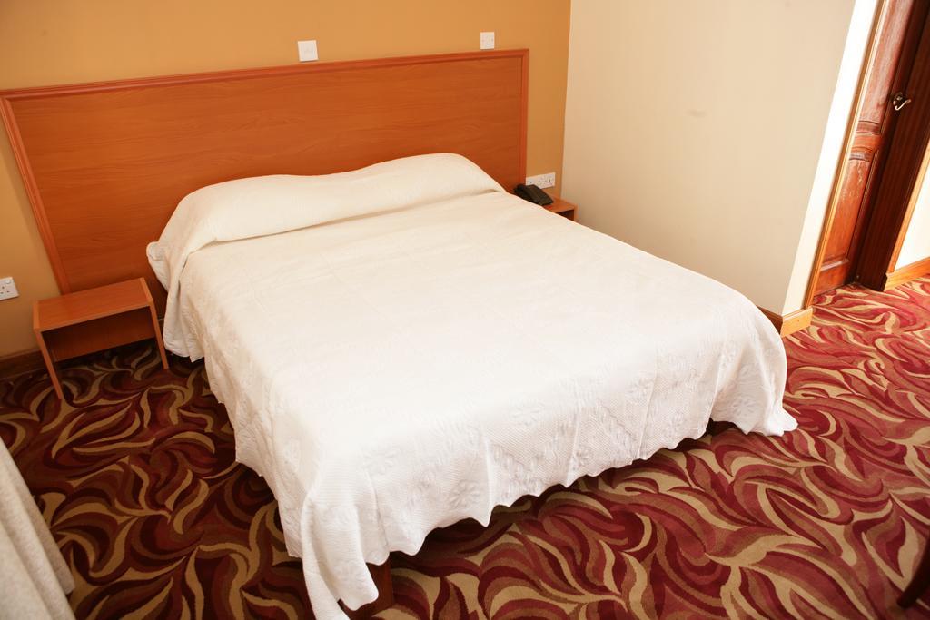 Ivys Hotel Kampala Oda fotoğraf