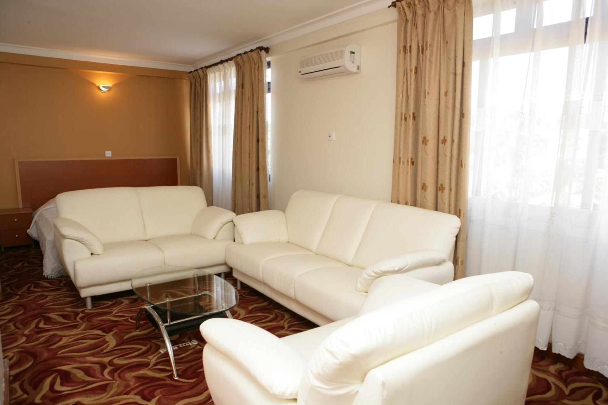 Ivys Hotel Kampala Dış mekan fotoğraf